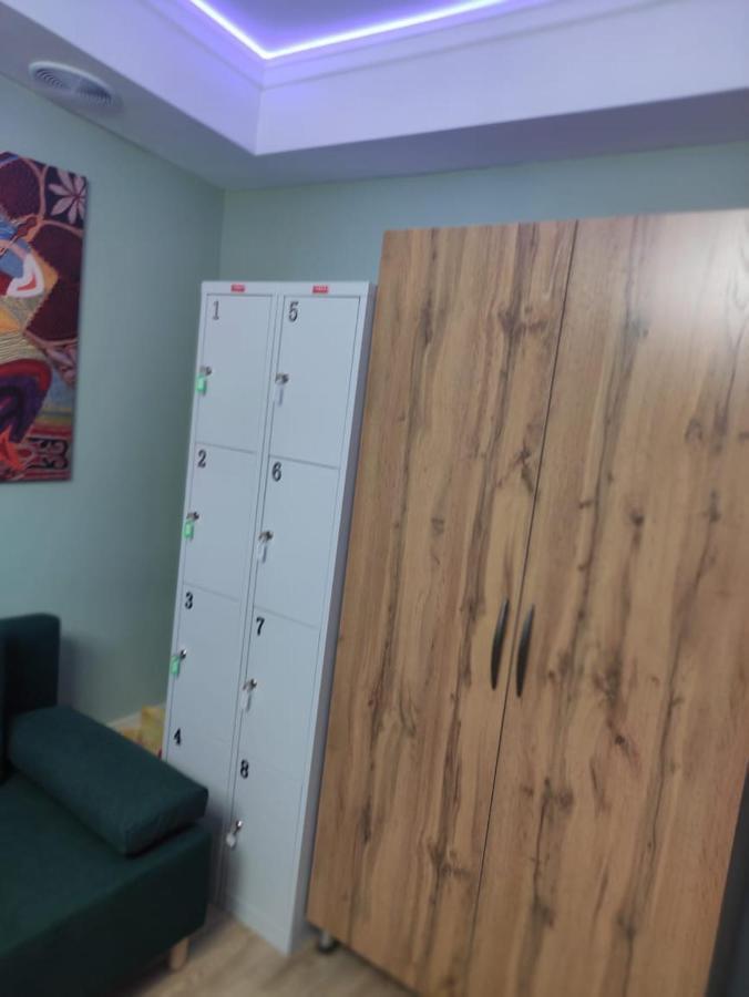 Hostel Nomad Алмати Екстер'єр фото