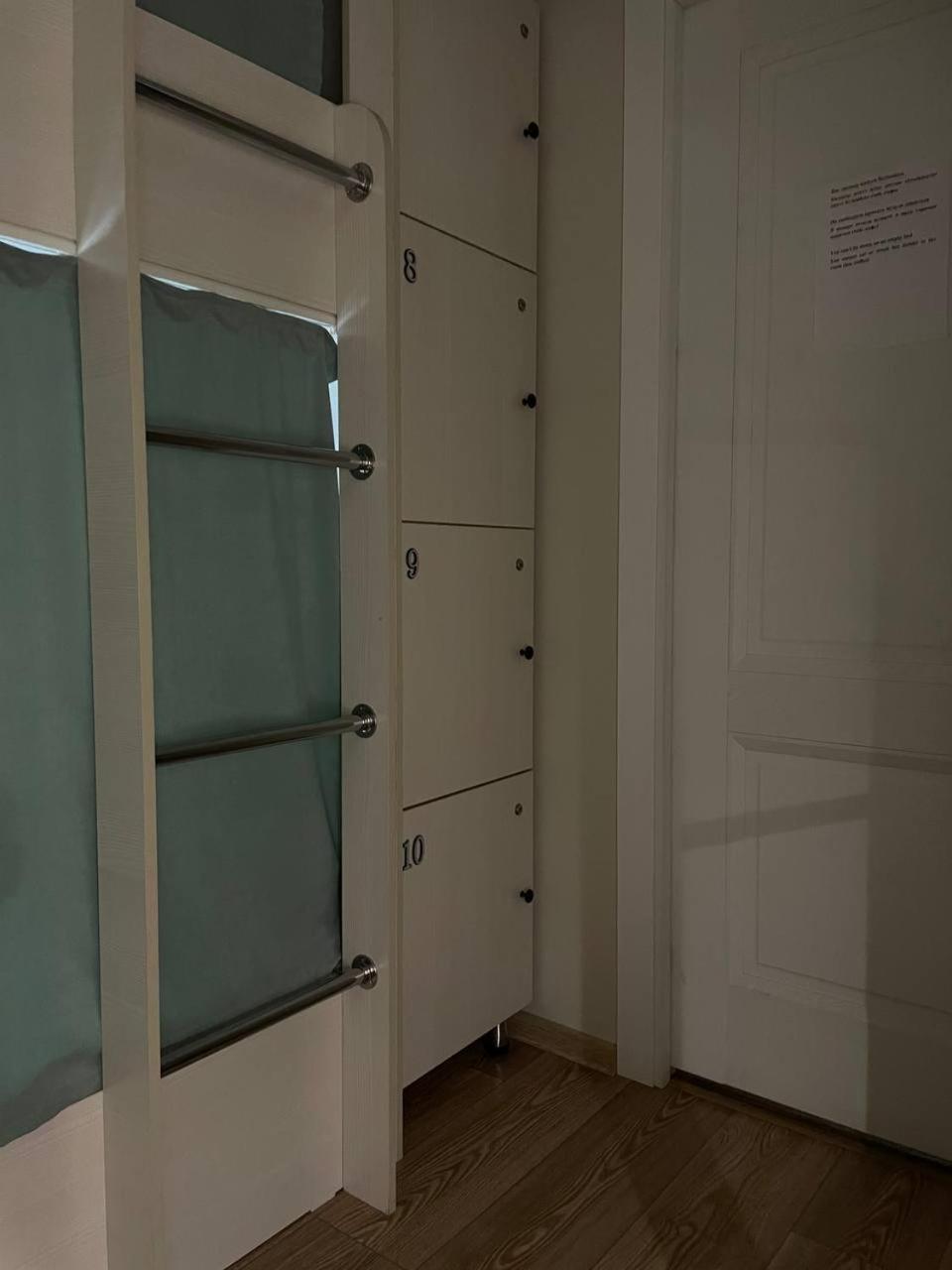 Hostel Nomad Алмати Екстер'єр фото