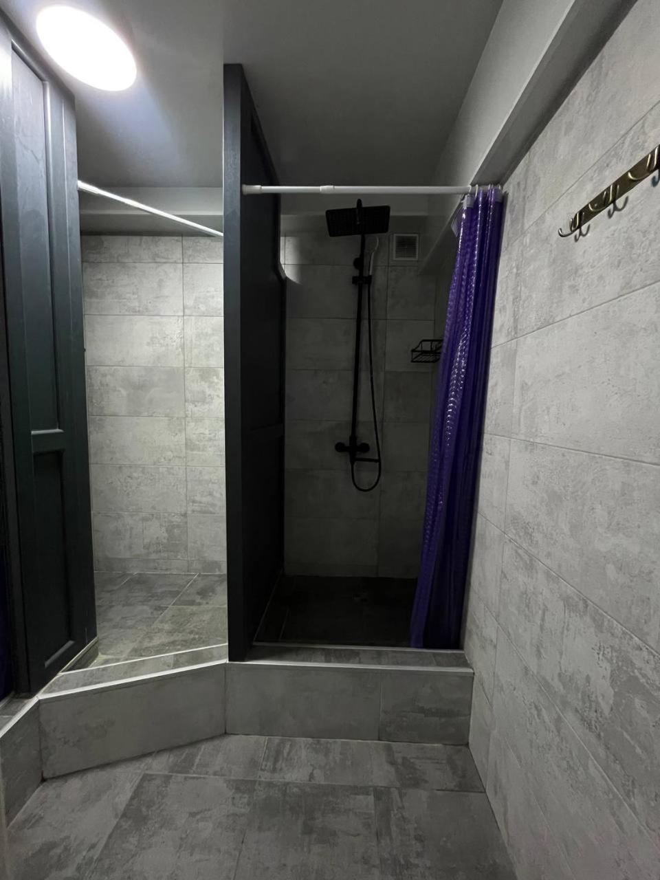 Hostel Nomad Алмати Екстер'єр фото