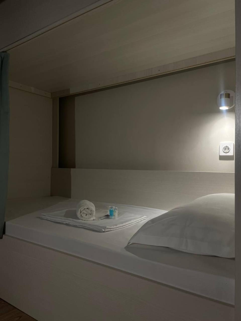 Hostel Nomad Алмати Екстер'єр фото