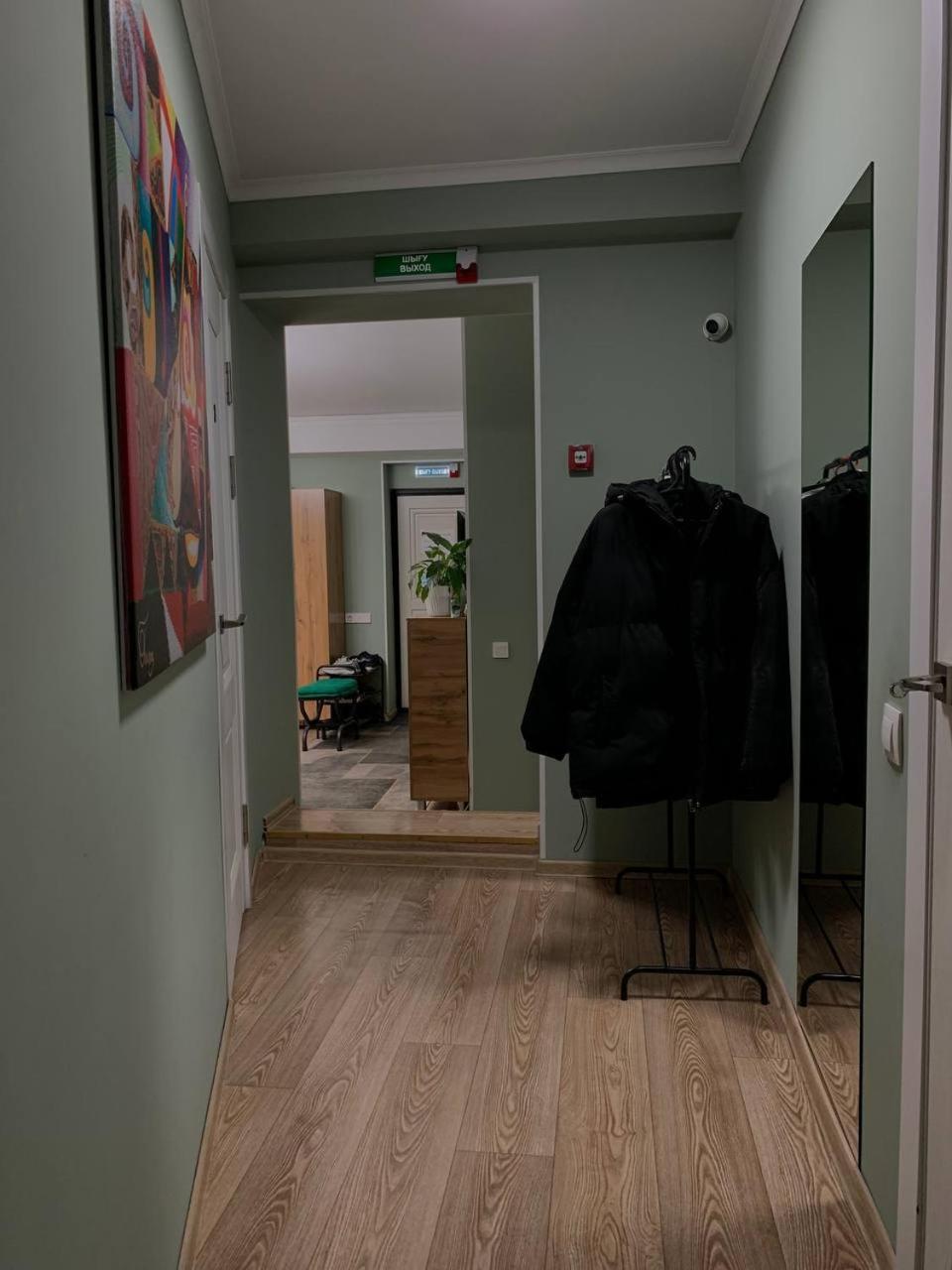 Hostel Nomad Алмати Екстер'єр фото