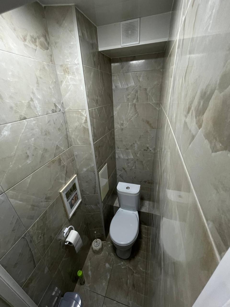 Hostel Nomad Алмати Екстер'єр фото
