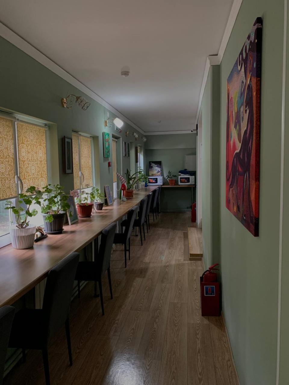 Hostel Nomad Алмати Екстер'єр фото