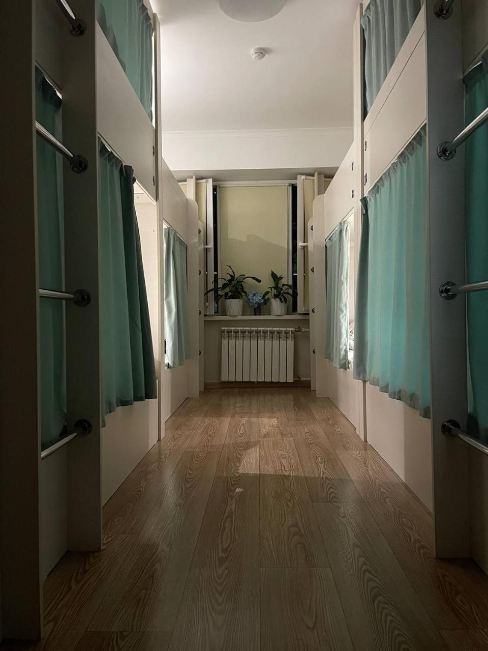Hostel Nomad Алмати Екстер'єр фото